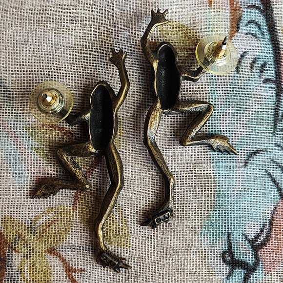 JJ J.J. Jonette Oversized Brass Tone Pierced Statement Earrings Tree Frog Oddity - Picture 6 of 11